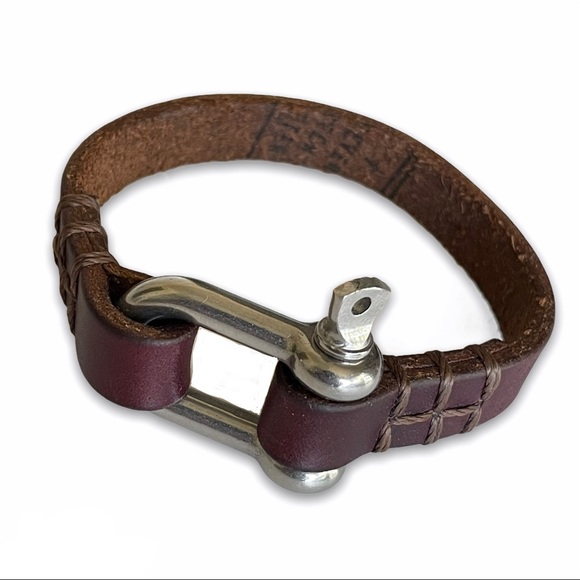 Leather bracelet with bolt closure - Picture 1 of 4